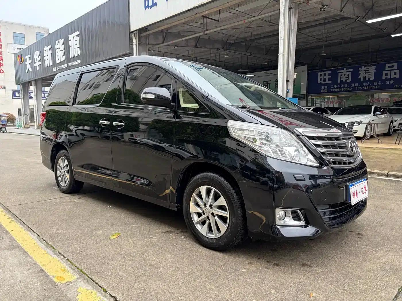 2012 Alphard 3.5L Luxury Edition — миниатюра 3
