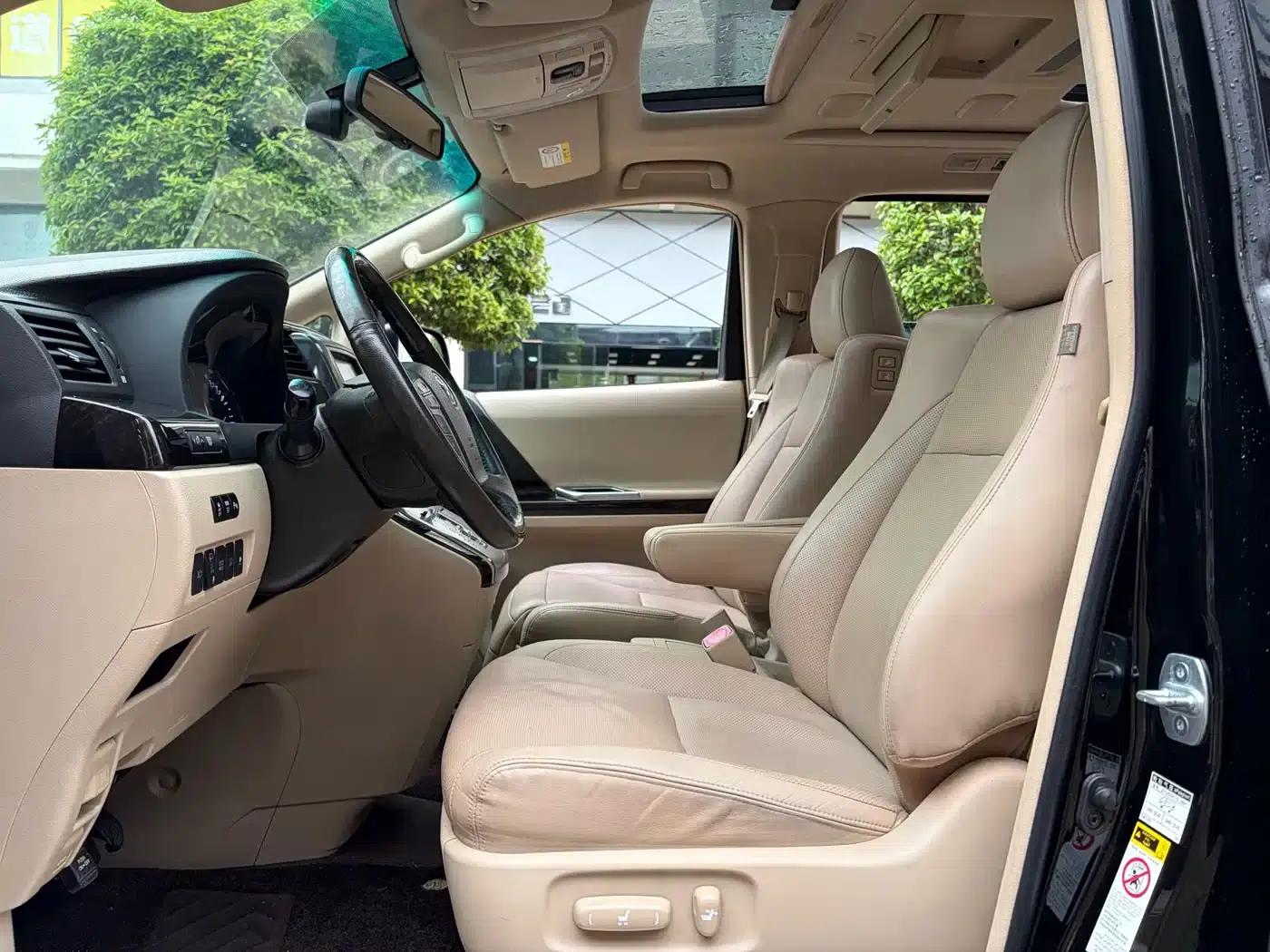 2012 Alphard 3.5L Luxury Edition — миниатюра 4