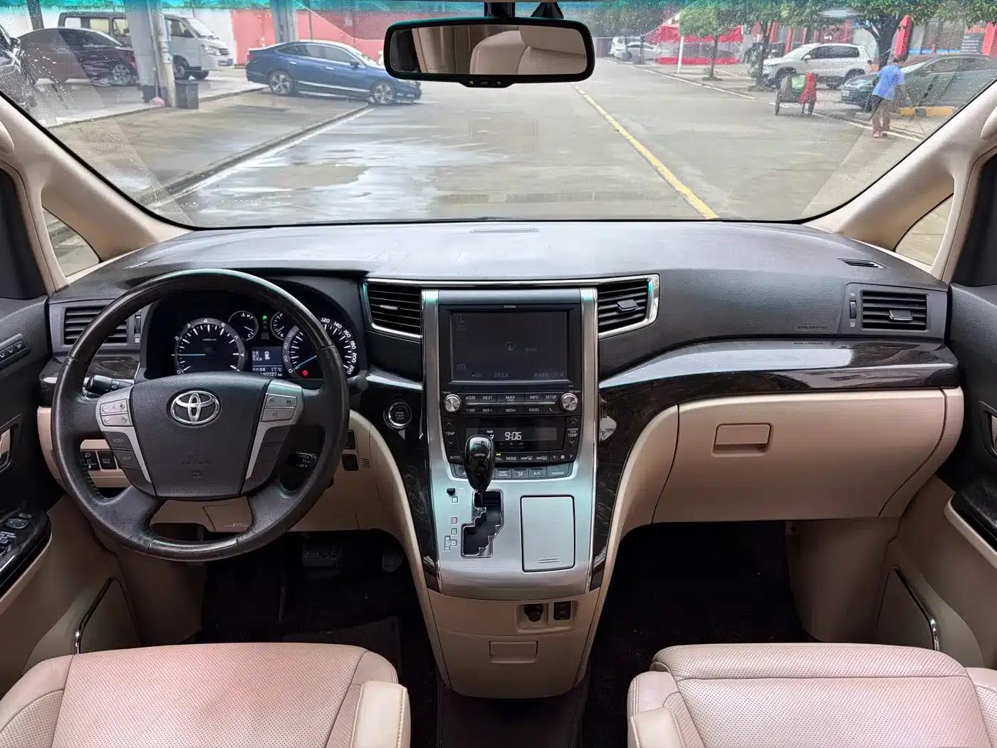 2012 Alphard 3.5L Luxury Edition — миниатюра 5