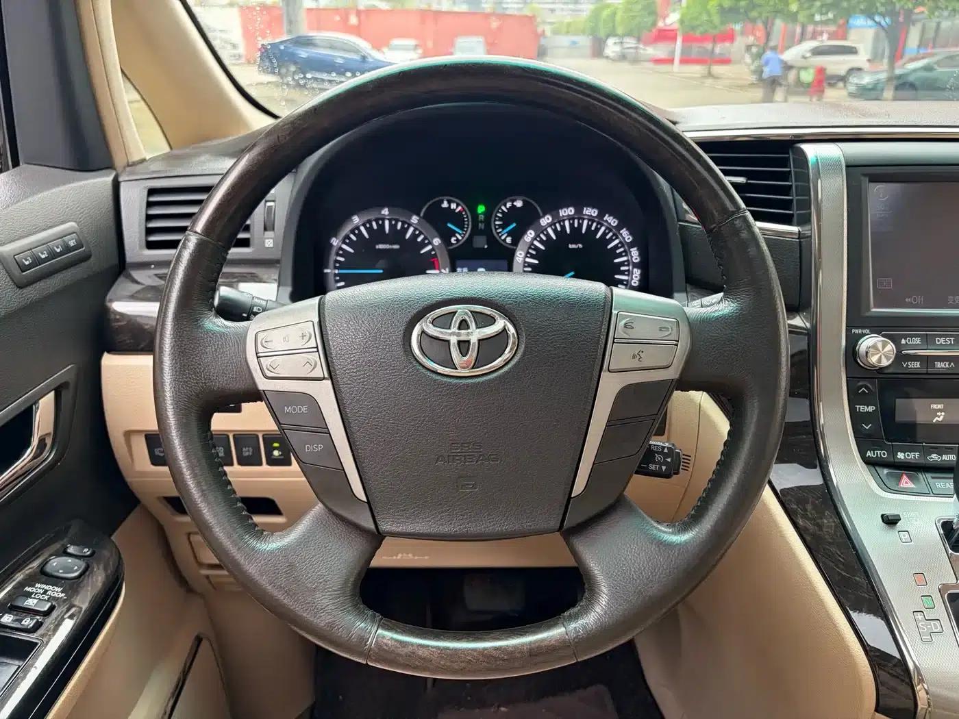 2012 Alphard 3.5L Luxury Edition — миниатюра 6