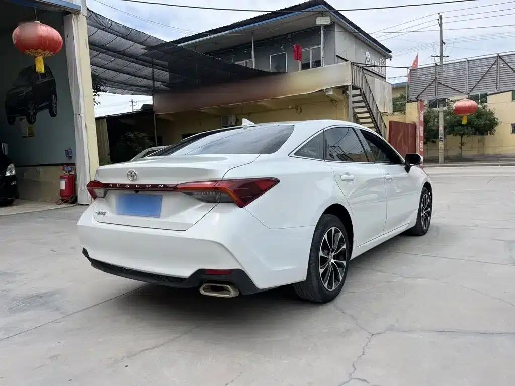 2022 Toyota Avalon 2.0L Entry-level Edition — миниатюра 11
