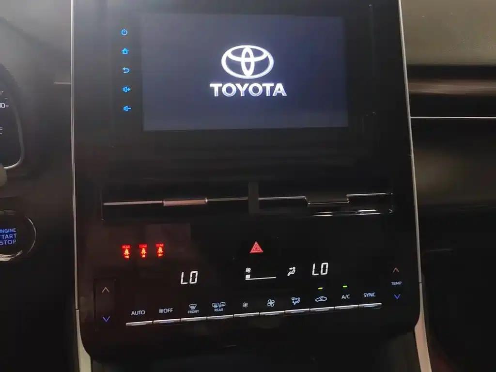 2022 Toyota Avalon 2.0L Entry-level Edition — миниатюра 14