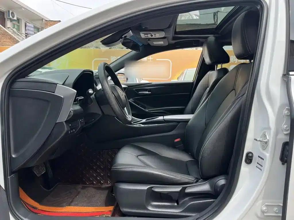 2022 Toyota Avalon 2.0L Entry-level Edition — миниатюра 16