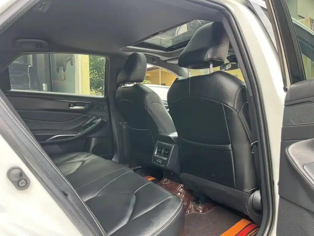 2022 Toyota Avalon 2.0L Entry-level Edition — миниатюра 5