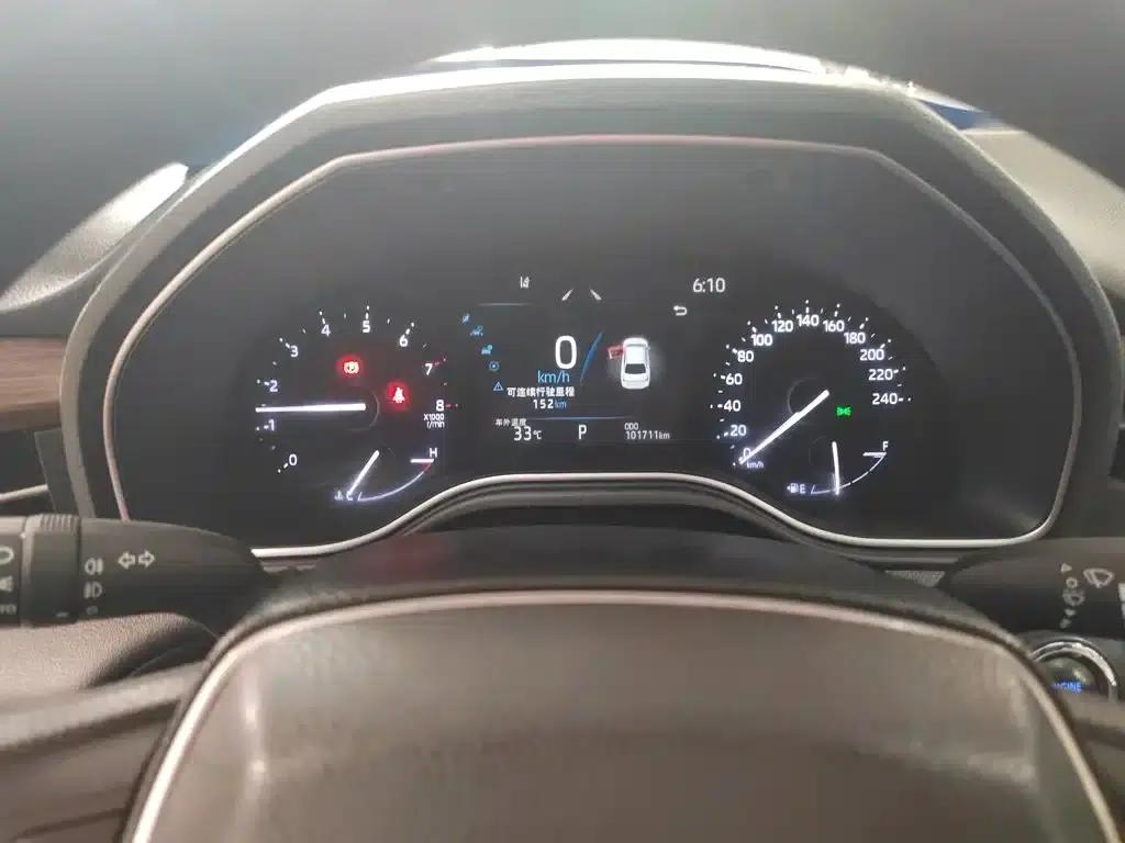 2022 Toyota Avalon 2.0L Entry-level Edition — миниатюра 6