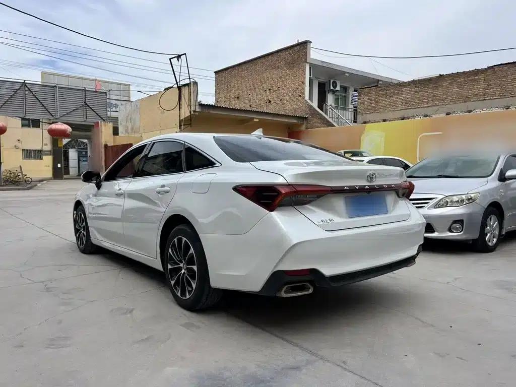 2022 Toyota Avalon 2.0L Entry-level Edition — миниатюра 9