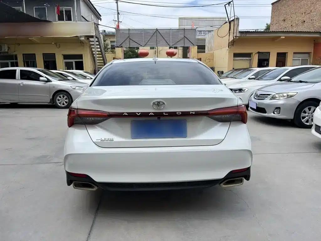2022 Toyota Avalon 2.0L Entry-level Edition — миниатюра 10