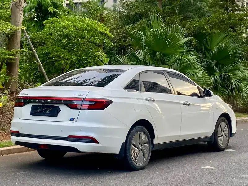 Venucia D60 EV 2022 PLUS SI + Smart Edition — миниатюра 6