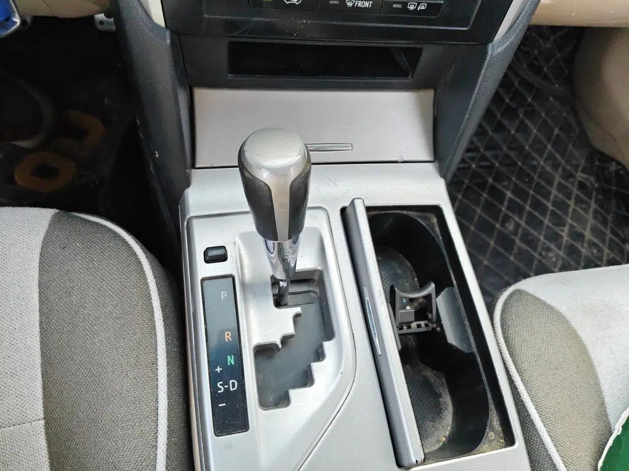 Toyota Camry 2012 Junrui 2.0S Radiant Edition — миниатюра 14