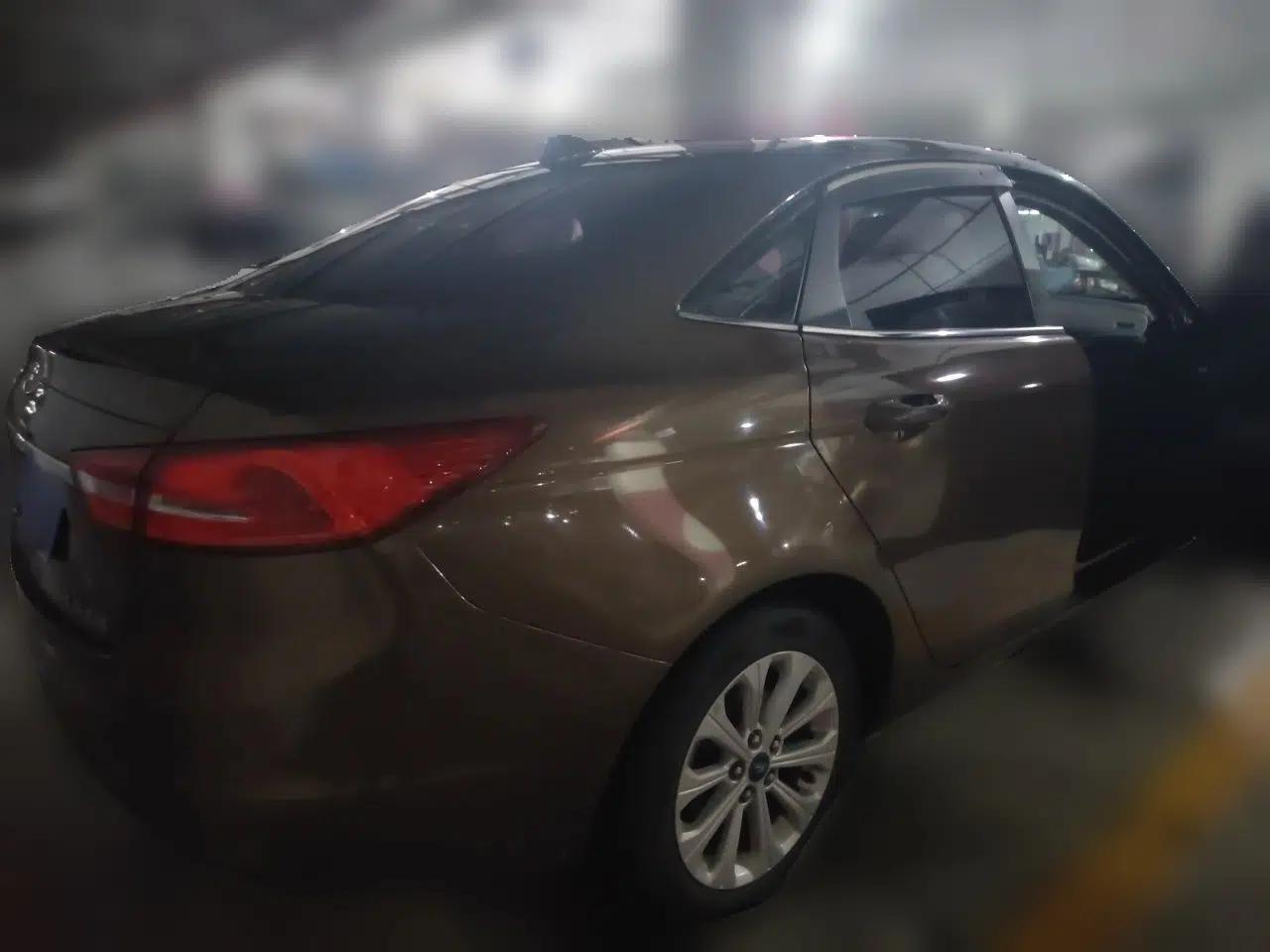 Ford Escort 2017 1.5L Automatic Comfort Model — миниатюра 6