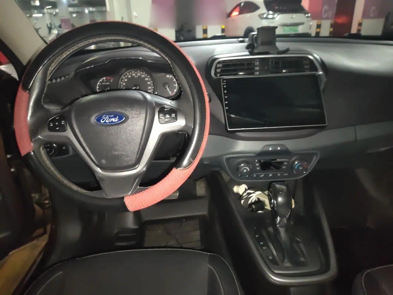 Ford Escort 2017 1.5L Automatic Comfort Model — миниатюра 9
