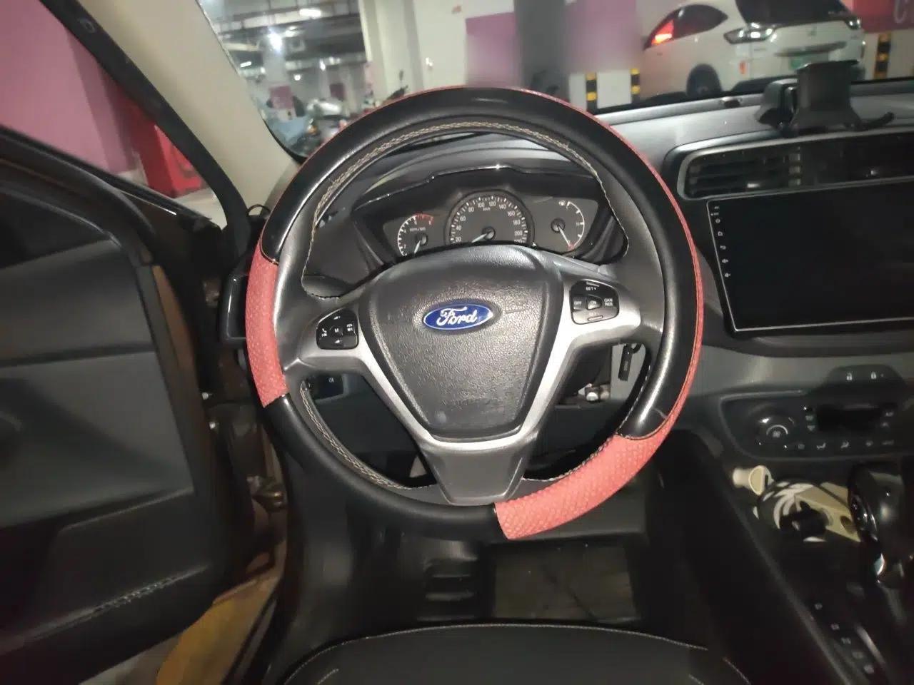 Ford Escort 2017 1.5L Automatic Comfort Model — миниатюра 10