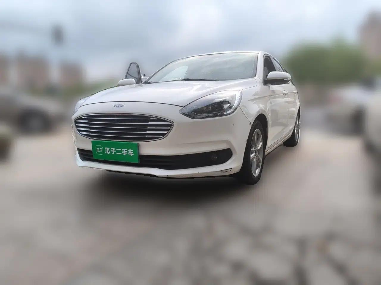 Ford Escort 2019 Revised Version 1.5L Automatic Enjoyment Type China V Standard — миниатюра 1
