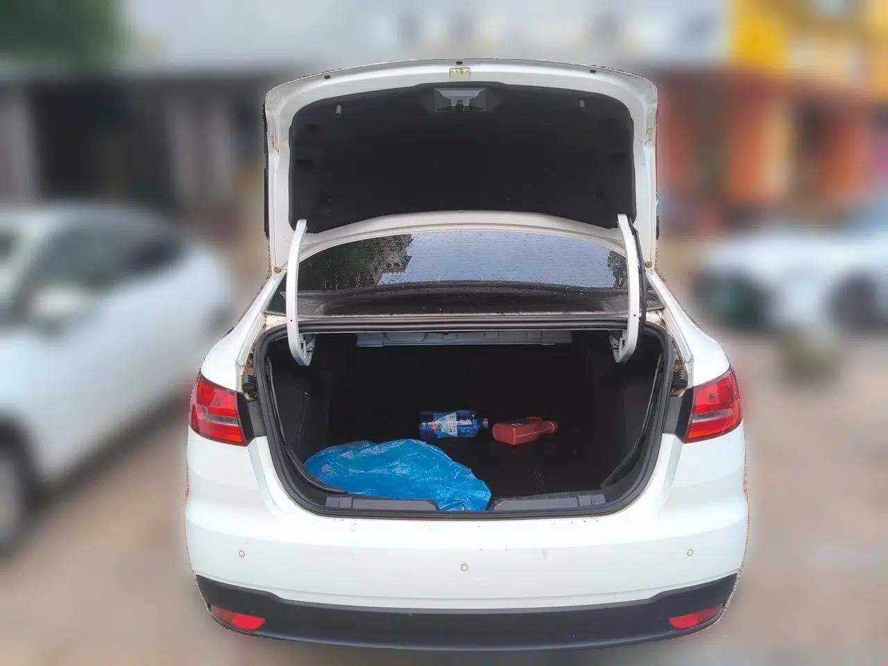 Ford Escort 2019 Revised Version 1.5L Automatic Enjoyment Type China V Standard — миниатюра 19