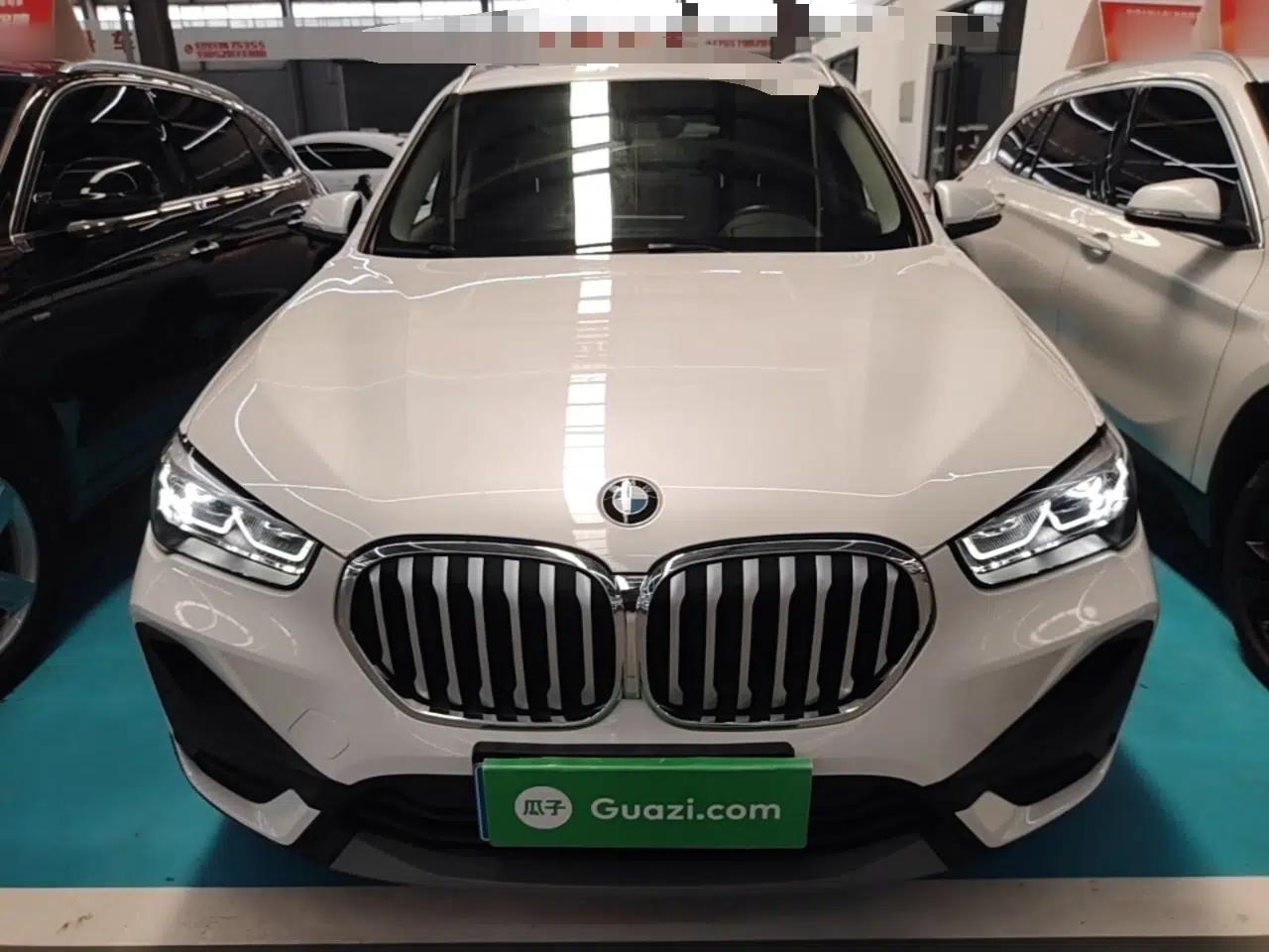 BMW X1 2022 sDrive25Li Leading Model — миниатюра 2