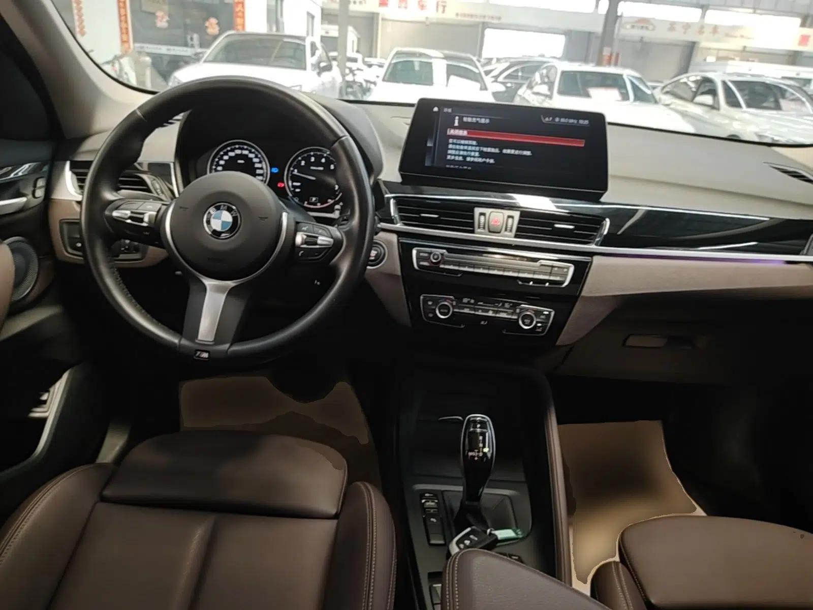 BMW X1 2022 sDrive25Li Leading Model — миниатюра 12