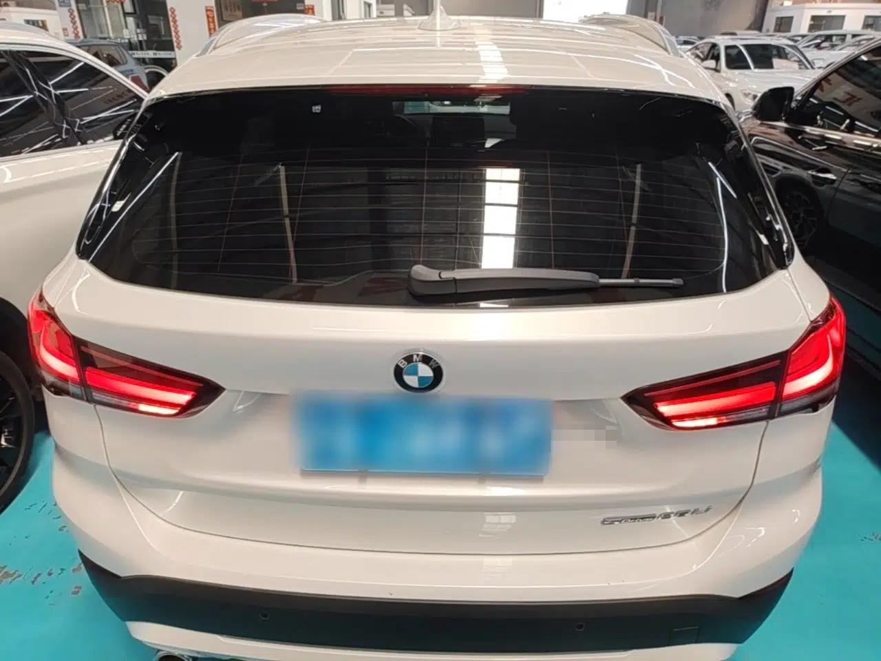 BMW X1 2022 sDrive25Li Leading Model — миниатюра 5
