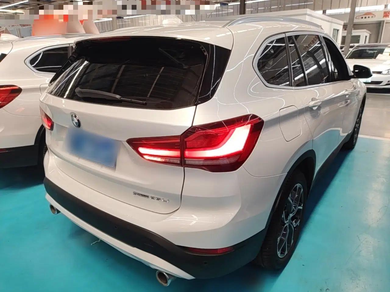 BMW X1 2022 sDrive25Li Leading Model — миниатюра 6