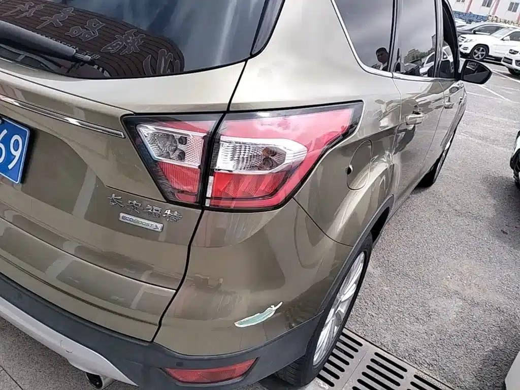 2017 Ford Kuga EcoBoost 180 2WD Luxury Edition — миниатюра 8