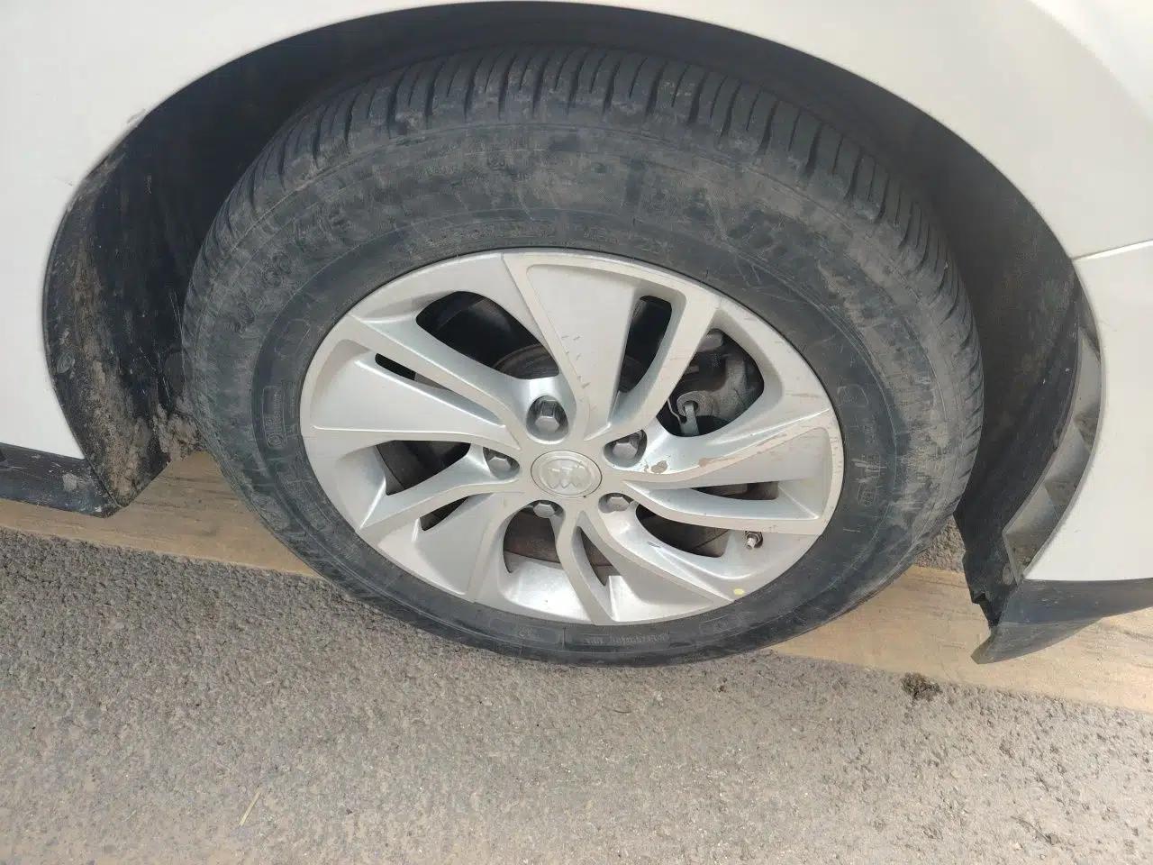 Buick Velite 6 2020 Plug-in Hybrid Connected Fashion Model — миниатюра 8