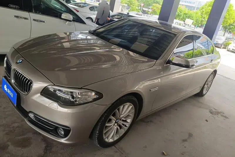 2017 BMW 5 Series 525Li Luxury Design Package — миниатюра 1