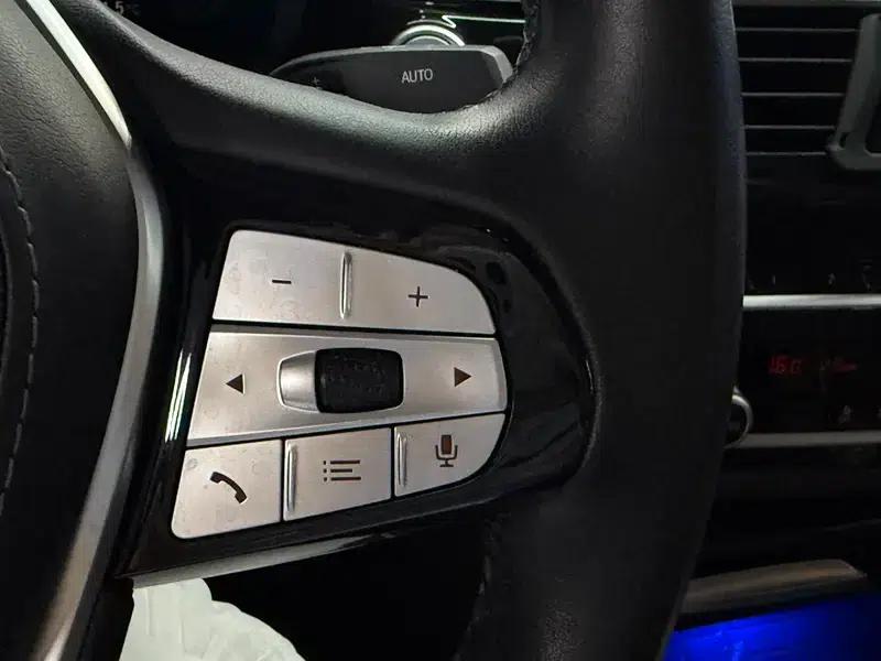 2021 BMW 5 Series 525Li Luxury Package — миниатюра 11