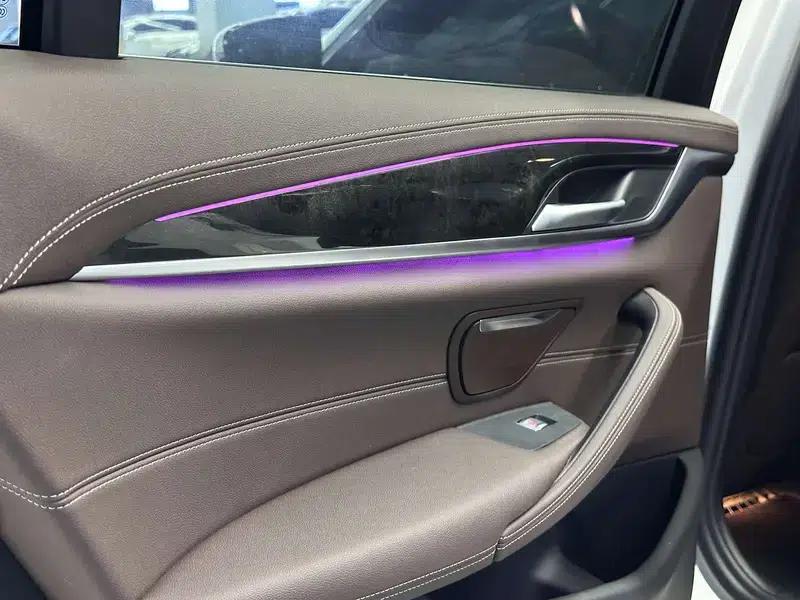 2021 BMW 5 Series 525Li Luxury Package — миниатюра 13