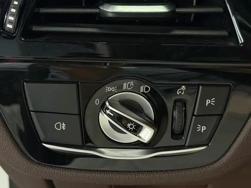 2021 BMW 5 Series 525Li Luxury Package — миниатюра 26