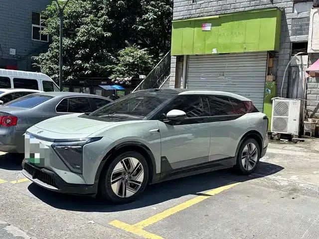HiPhi Y 2023 Model 810km Long Range Version