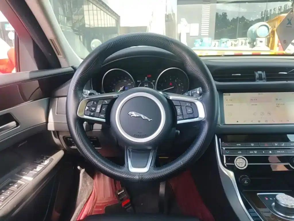 2019 Jaguar XFL 2.0T 200PS Two-Wheel Drive Elite Edition — миниатюра 11