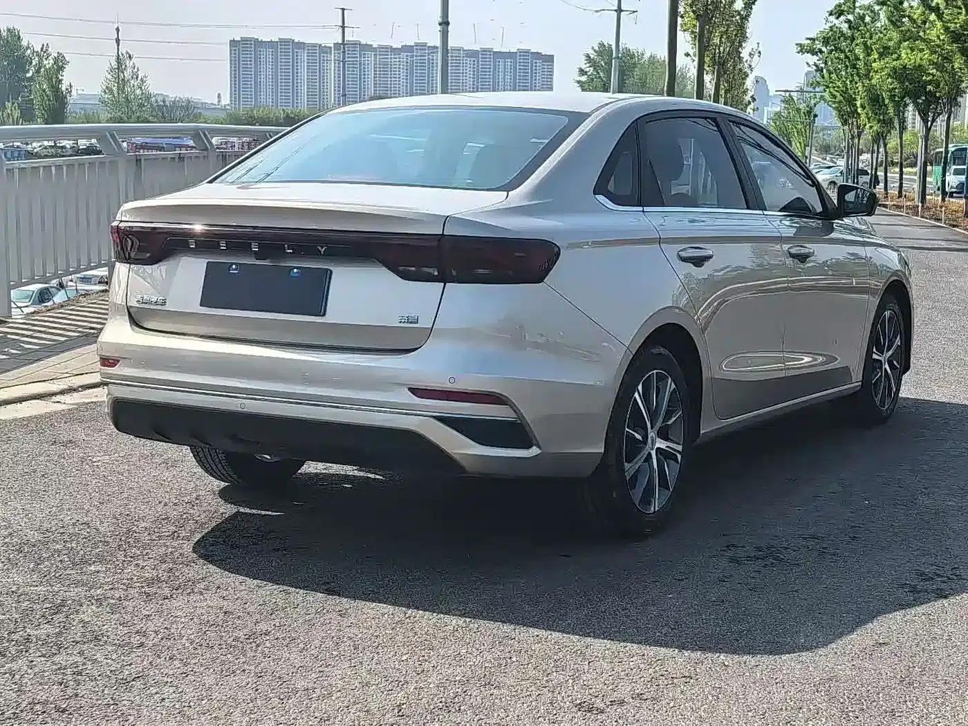 Geely Emgrand 2022 4th Generation 1.5L CVT Flagship Edition — миниатюра 7