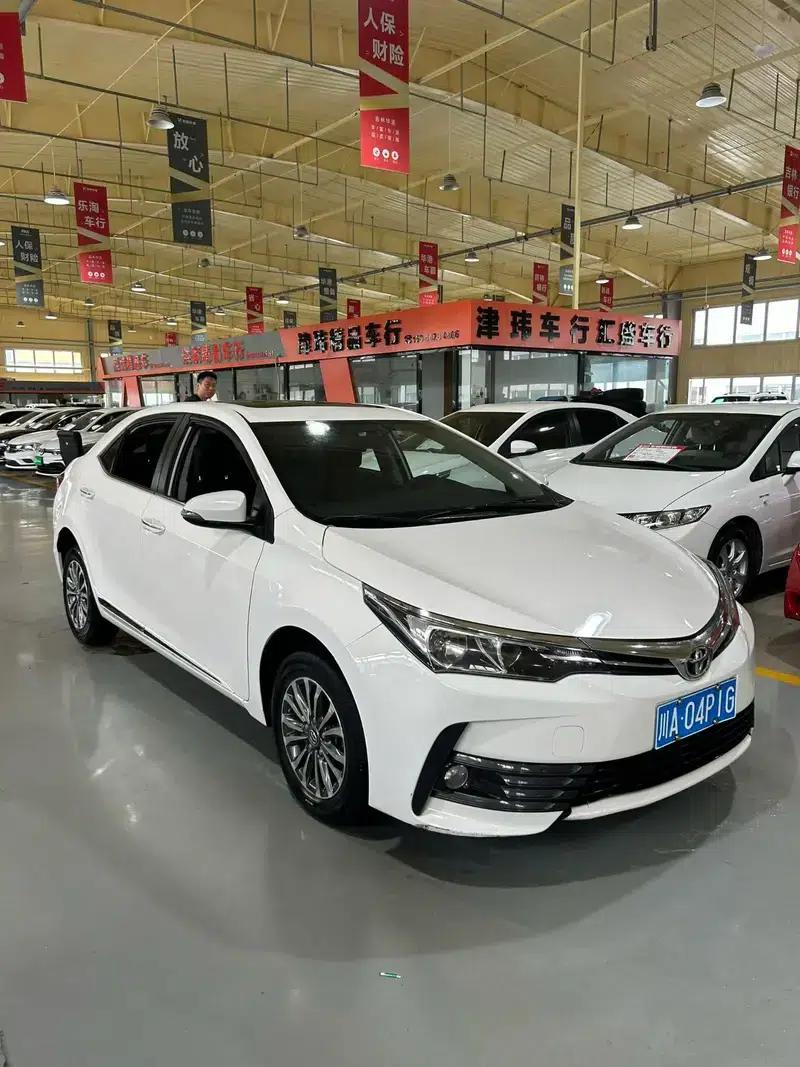 2017 Toyota Corolla Facelift 1.2T Manual GL-i (National V Emission Standard) — миниатюра 3
