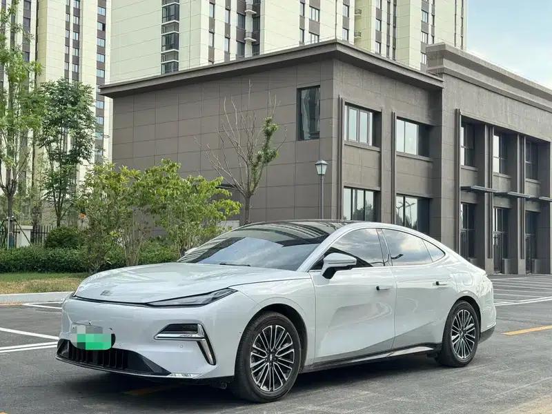 Galaxy Star 8 PHEV 2025 130km EM-i Premium Edition — миниатюра 1