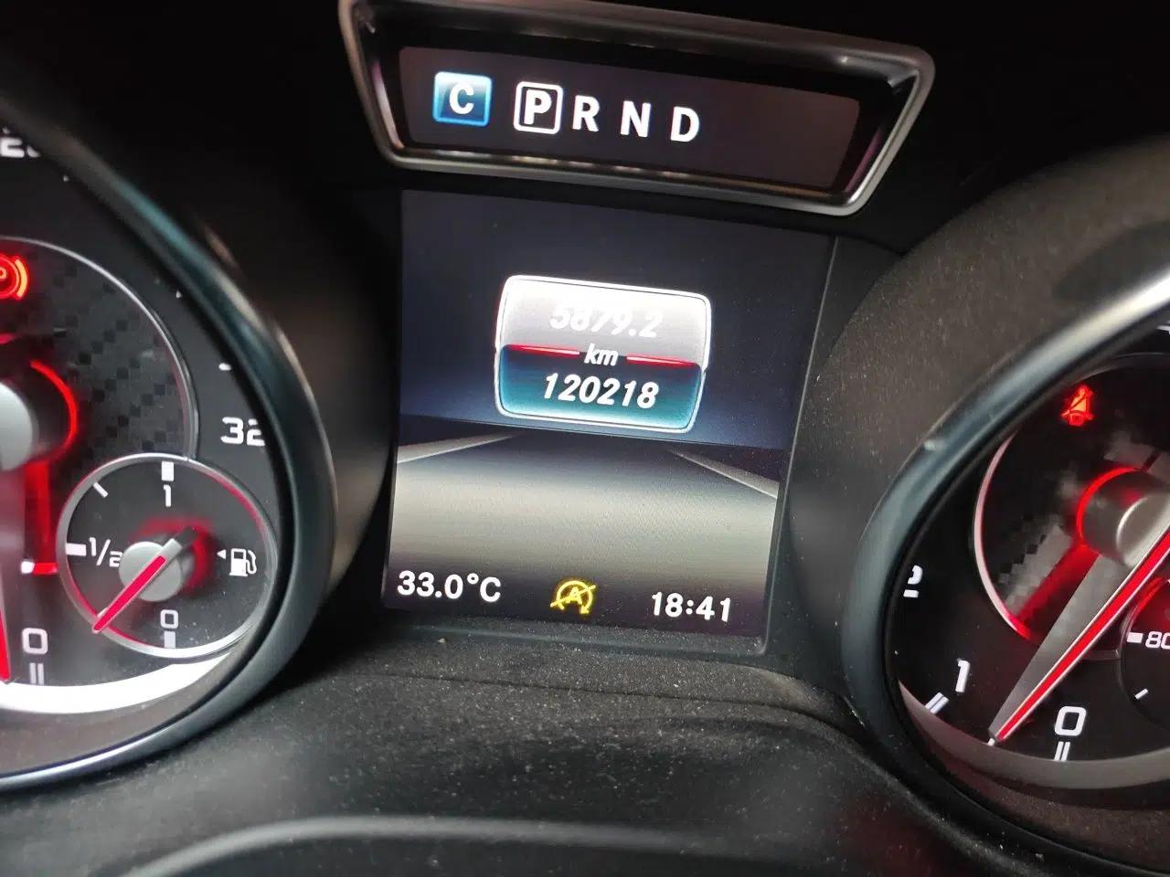 Mercedes-Benz GLA AMG 2015 AMG GLA 45 4MATIC — миниатюра 12