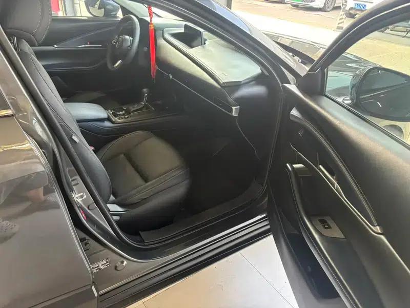 Mazda CX-30 2021 2.0L Automatic Premium Edition — миниатюра 9