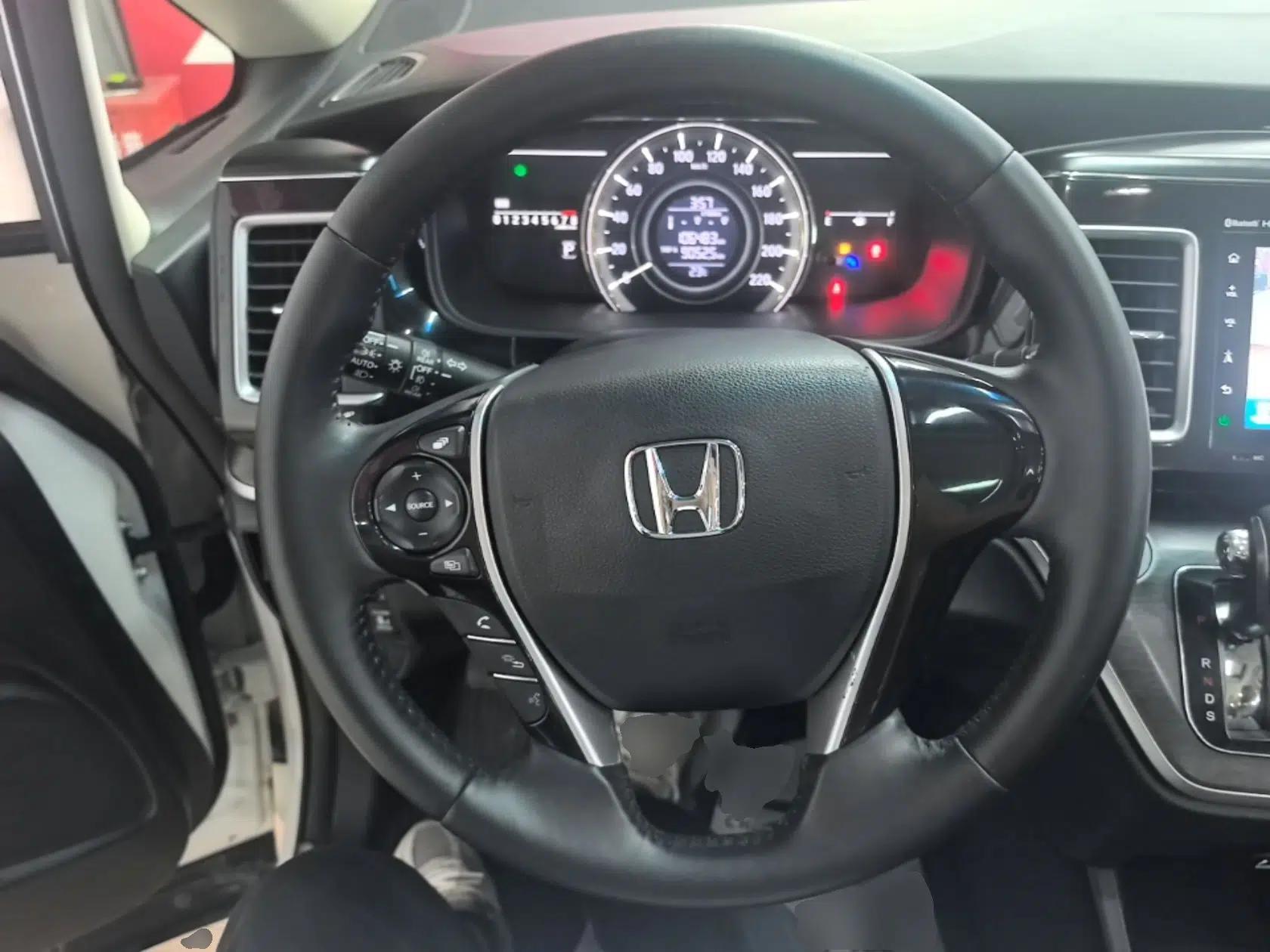 Honda Elysion 2016 2.4L Classic Edition — миниатюра 13