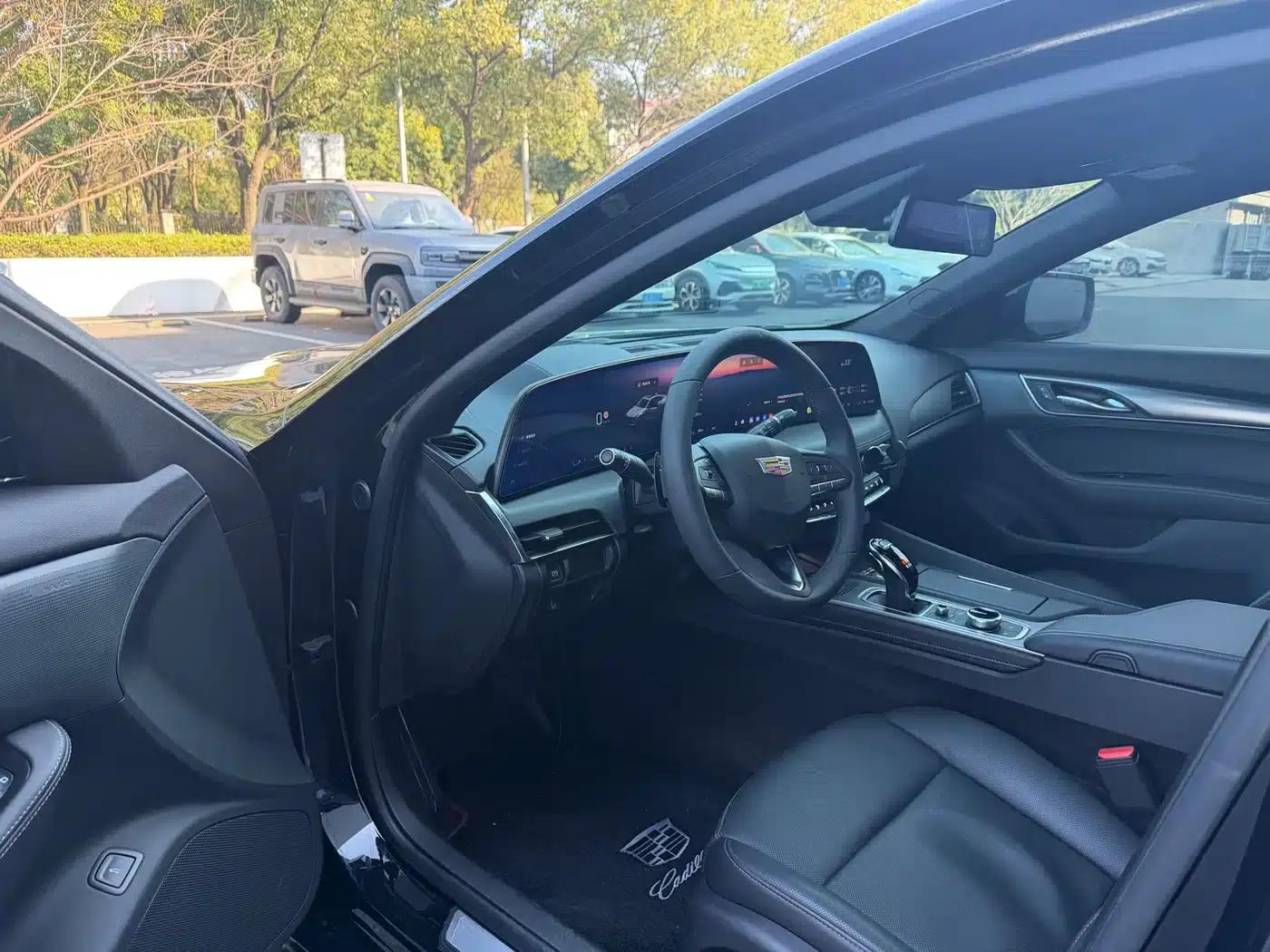 2024 Cadillac CT5 28T Luxury Pro — миниатюра 10
