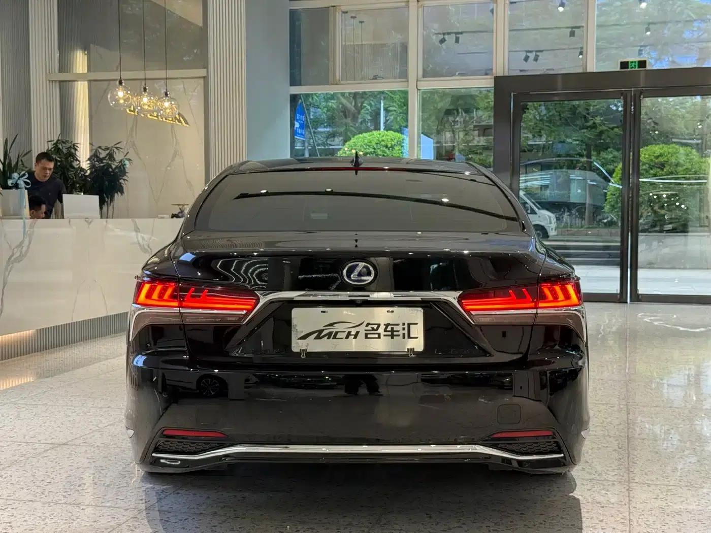 Lexus LS 2018 500h Executive Edition (China V emission standard) — миниатюра 4
