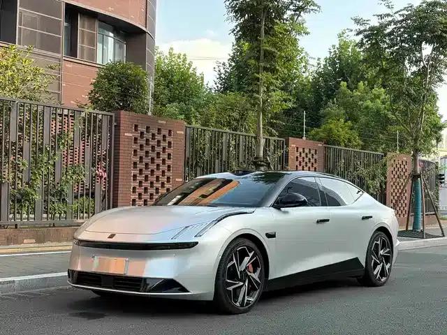 Lynk & Co Z10 2024 Model 95kWh 702km AWD Intelligent Driving Ultra
