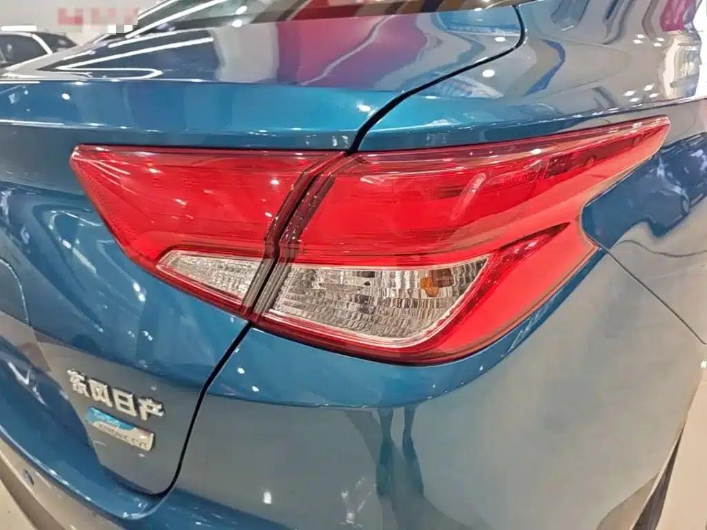 Nissan Bluebird 2016 1.6L CVT Smart Edition — миниатюра 8