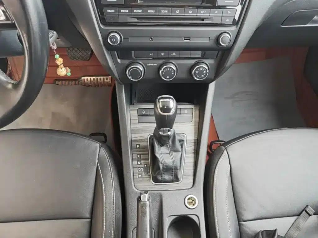 Octavia 2016 1.6L Automatic Smart Edition — миниатюра 14