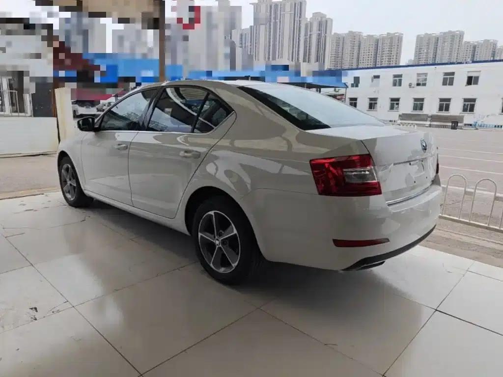 Octavia 2016 1.6L Automatic Smart Edition — миниатюра 5