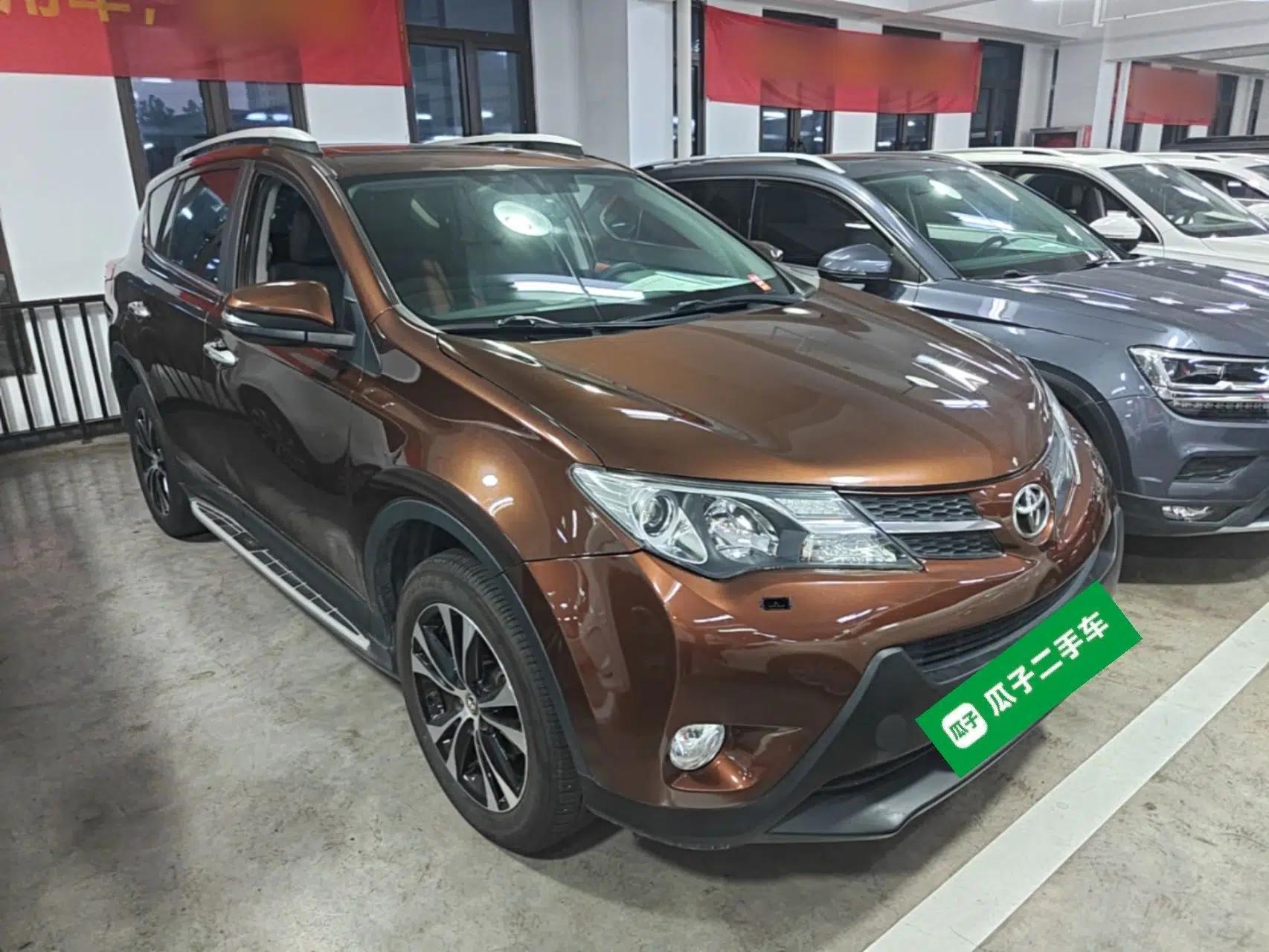 Toyota RAV4 2015 2.5L Automatic 4x4 Elite Edition — миниатюра 3
