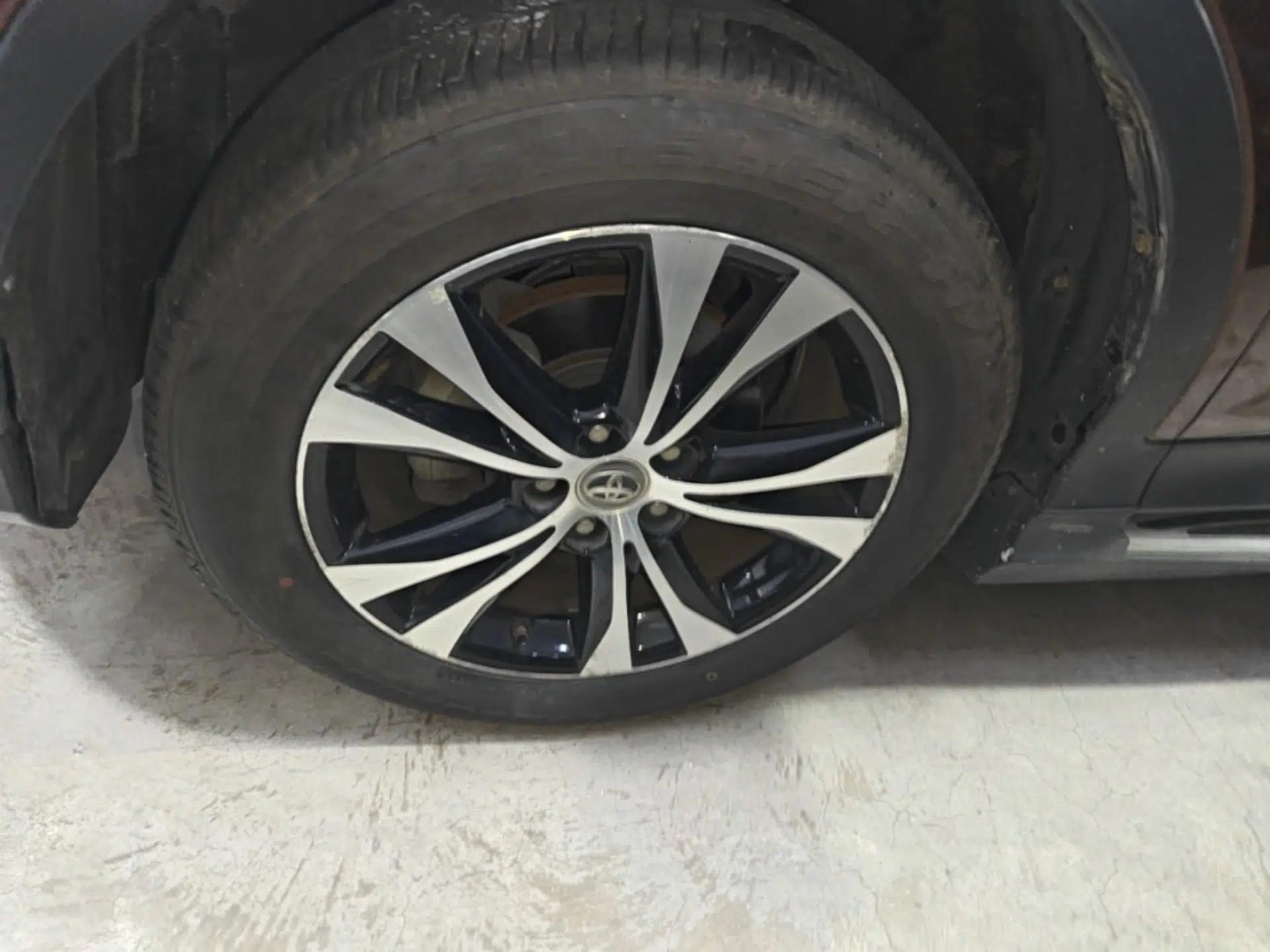 Toyota RAV4 2015 2.5L Automatic 4x4 Elite Edition — миниатюра 10
