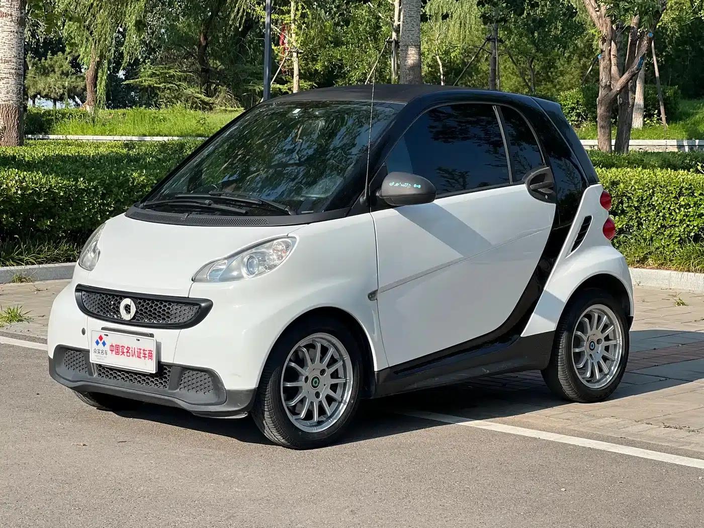 2012 Smart Fortwo 1.0 MHD Hardtop Standard Edition — миниатюра 1