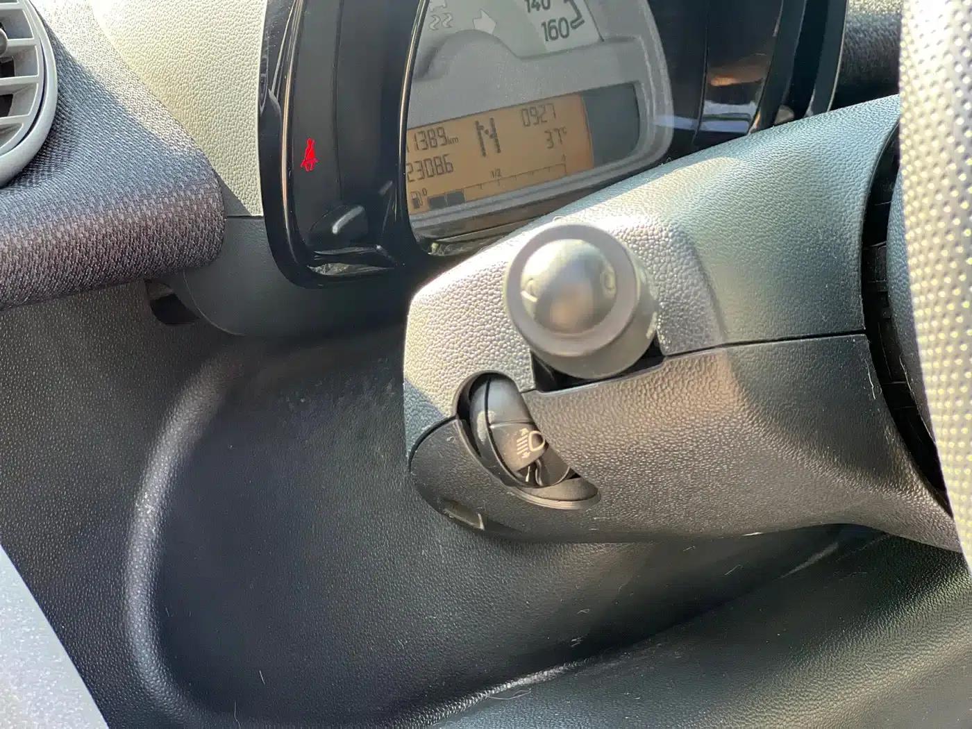 2012 Smart Fortwo 1.0 MHD Hardtop Standard Edition — миниатюра 19