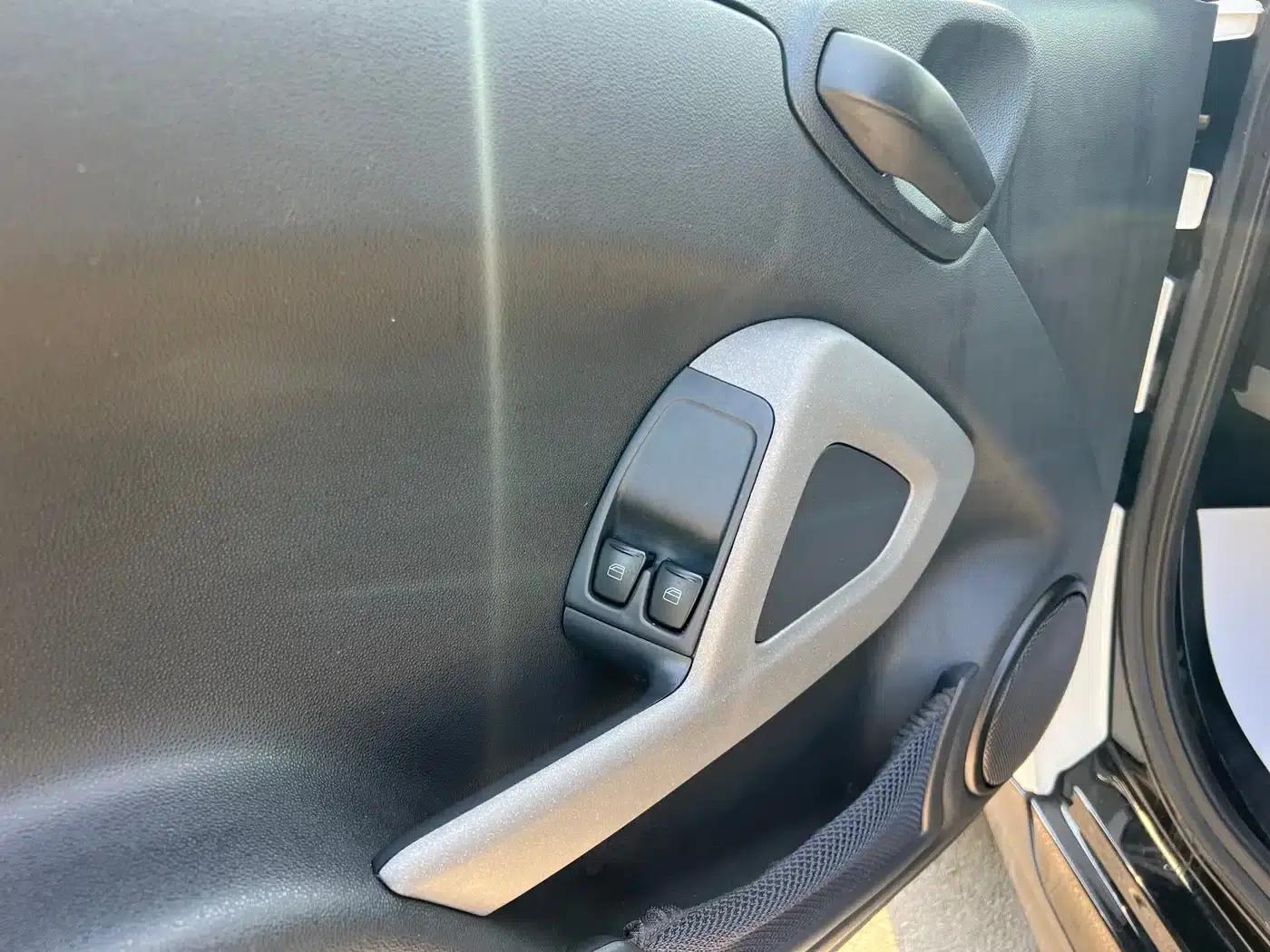 2012 Smart Fortwo 1.0 MHD Hardtop Standard Edition — миниатюра 10