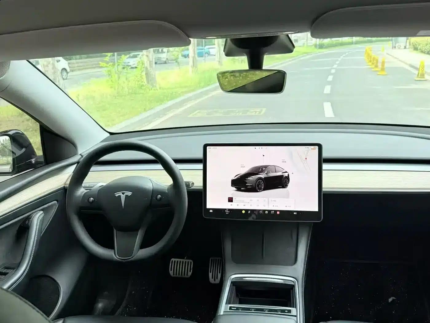 Model Y 2023 Rear-Wheel Drive — миниатюра 4