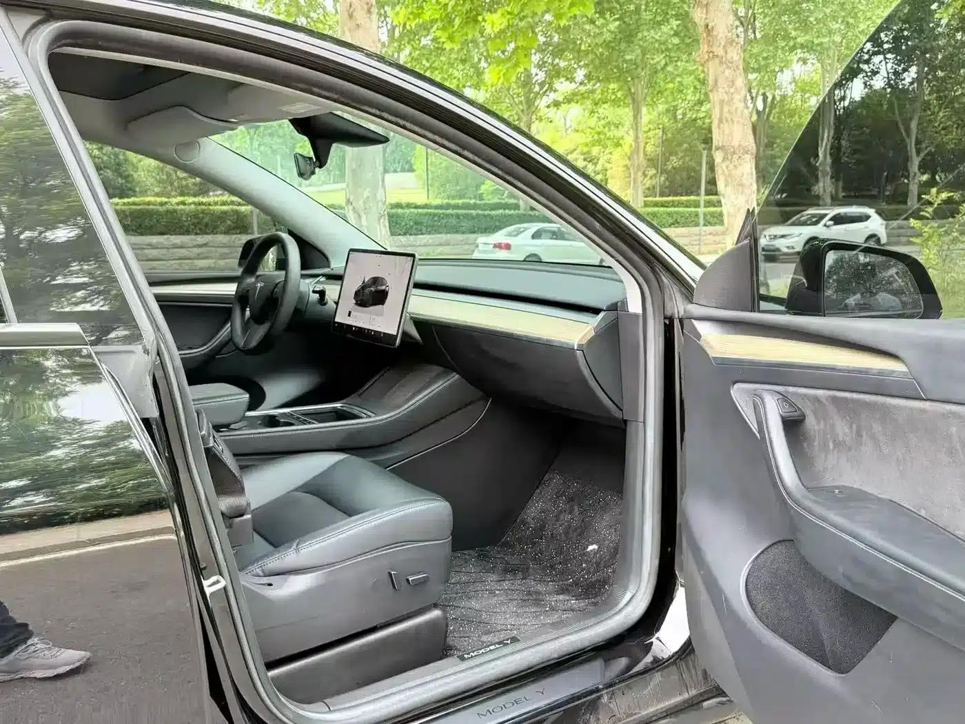 Model Y 2023 Rear-Wheel Drive — миниатюра 6