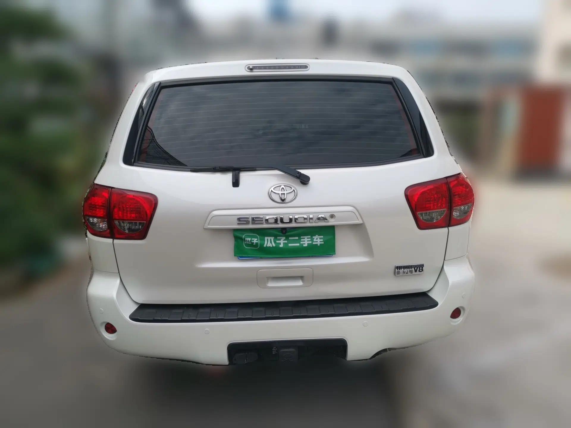 Toyota Sequoia 2015 Redwood 5.7L automatic 7-seater — миниатюра 5